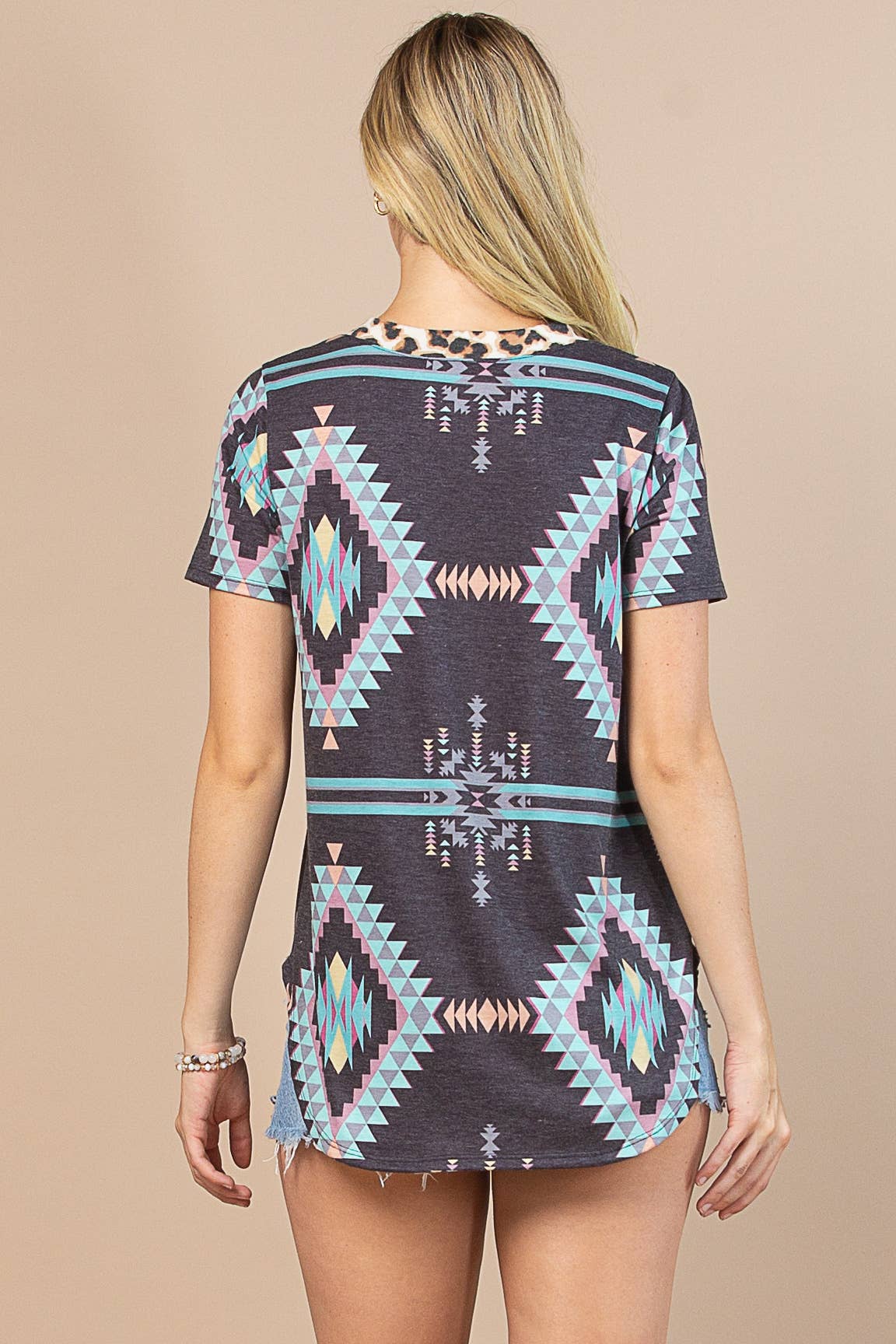 DINA AZTEC PRINT LEOPARD CONTRAST V NECK TOP: