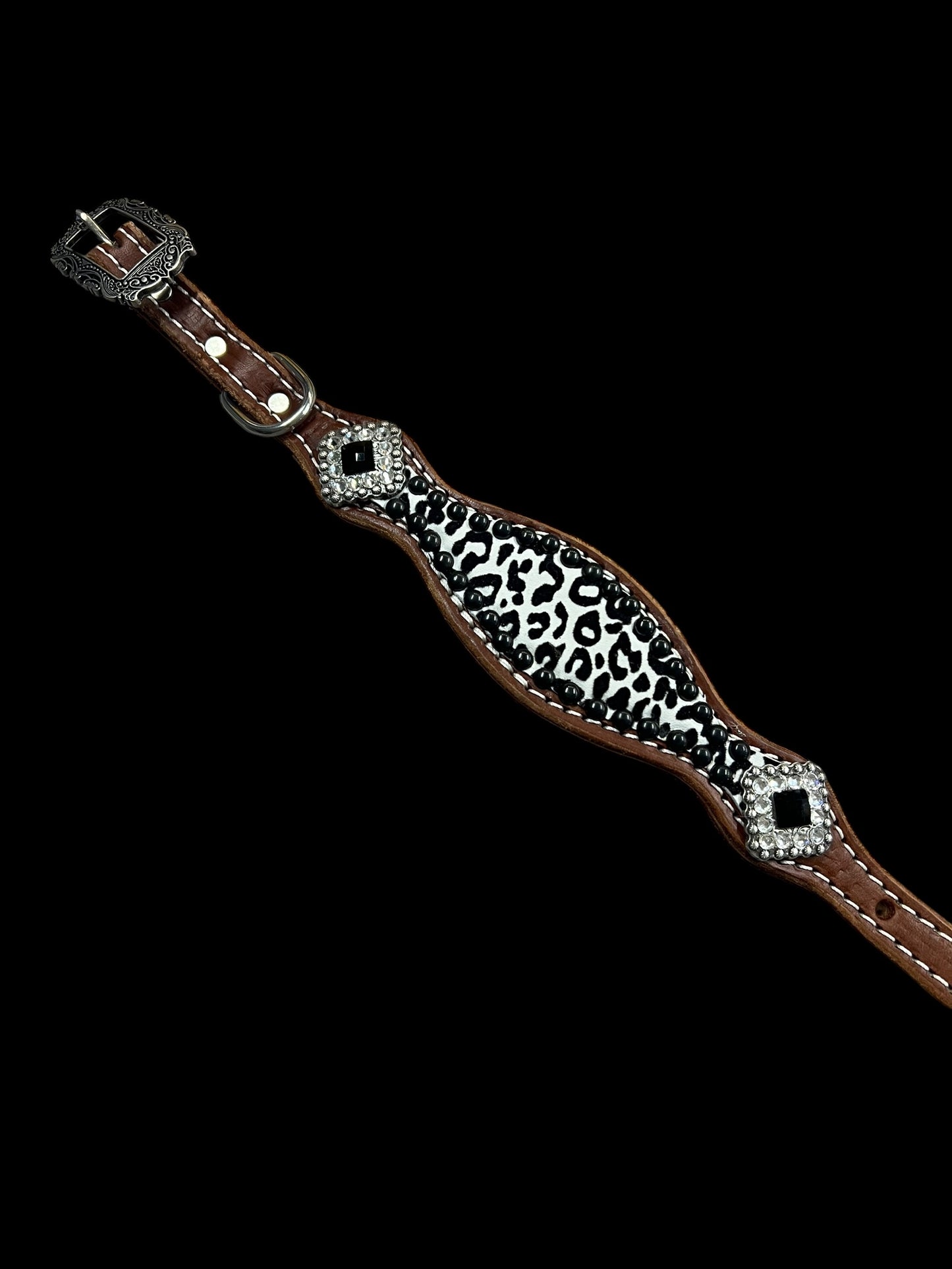 Flocked snow leopard on medium leather