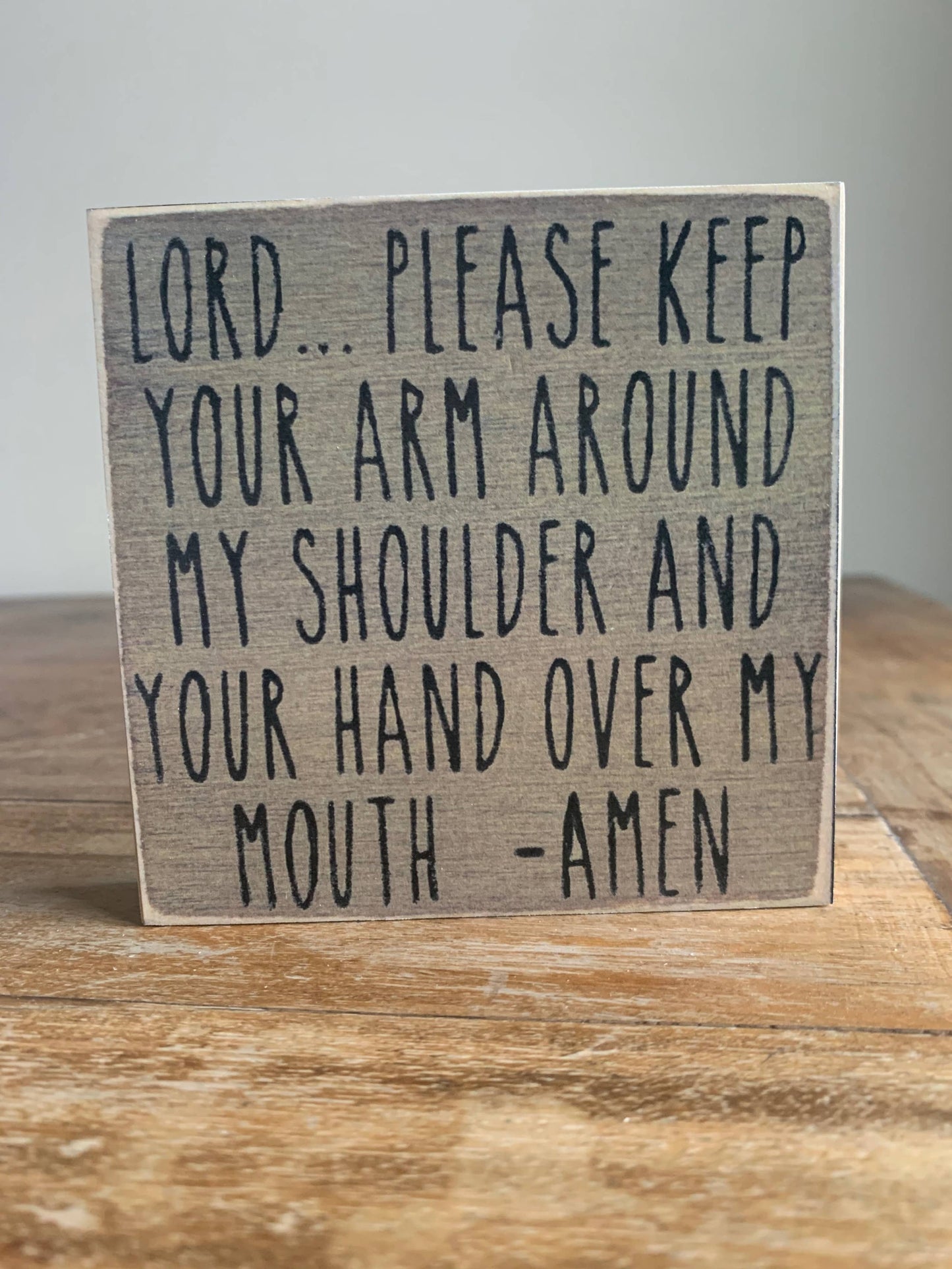 4X4-150 Lord Amen Shelf Sitter
