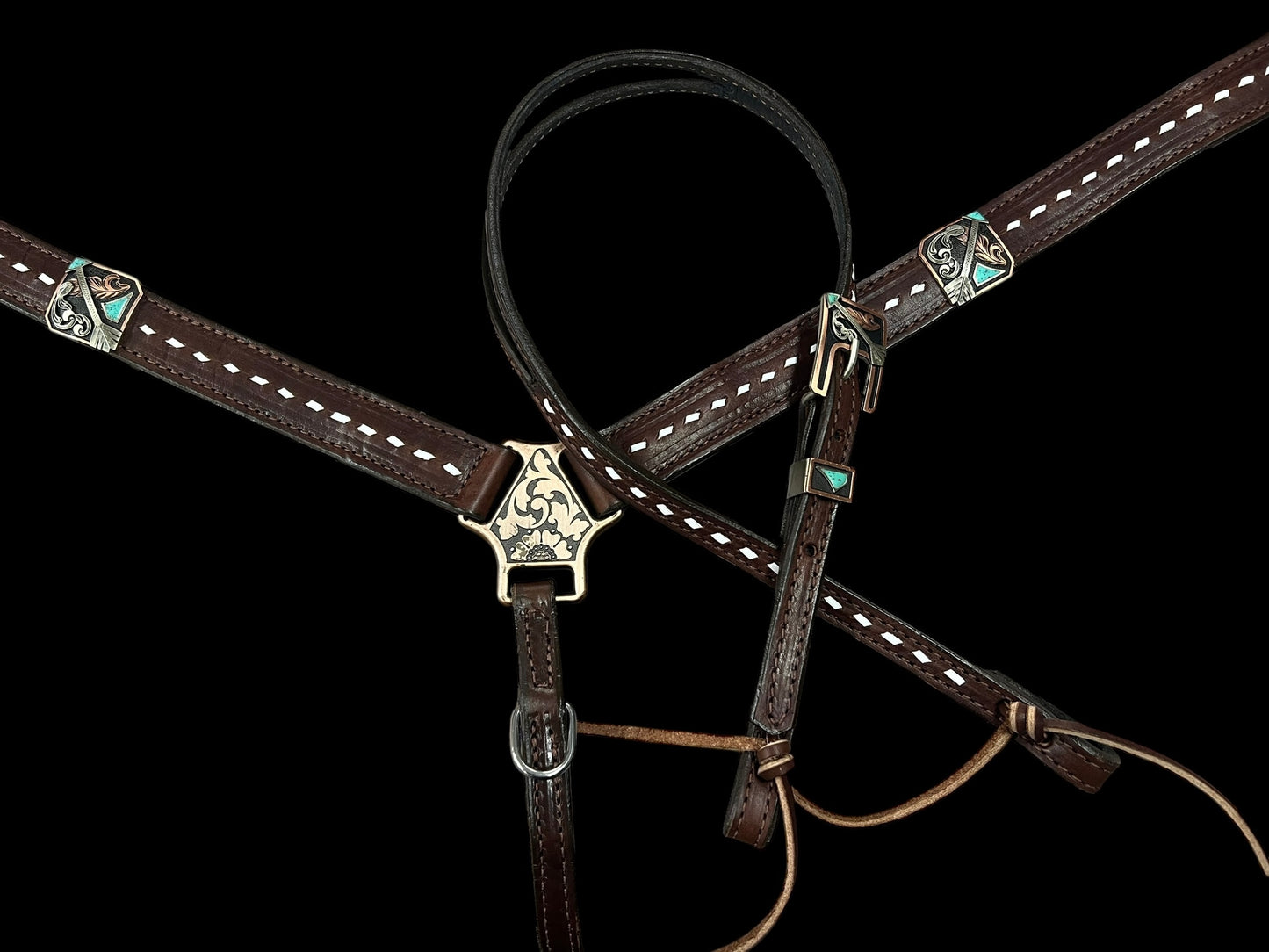 Simple tack set (spots and conchos)