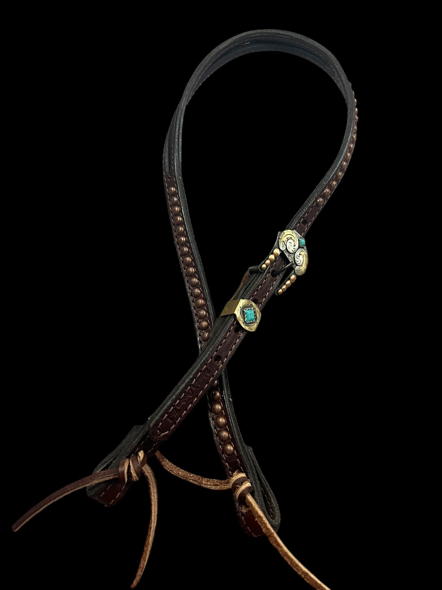 Simple tack set (spots and conchos)