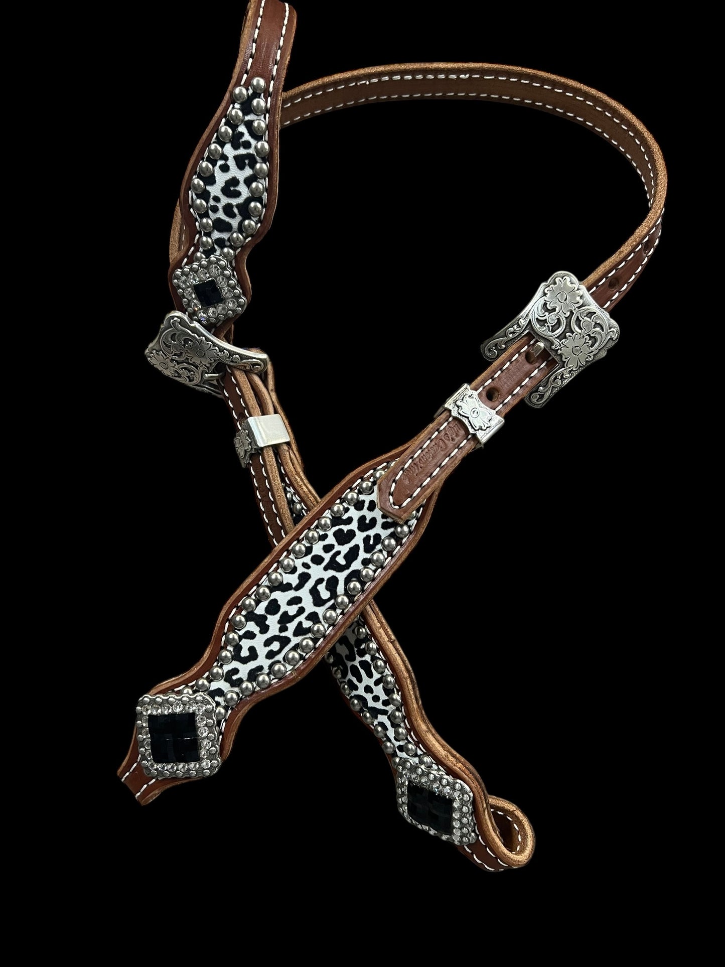 Flocked snow leopard on medium leather