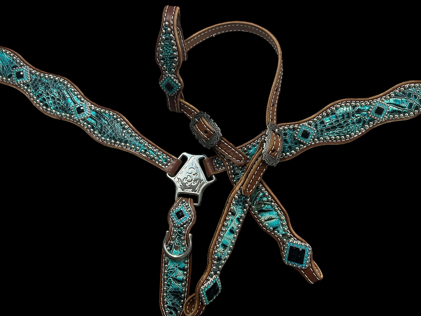 Sea turquoise gator  on medium leather