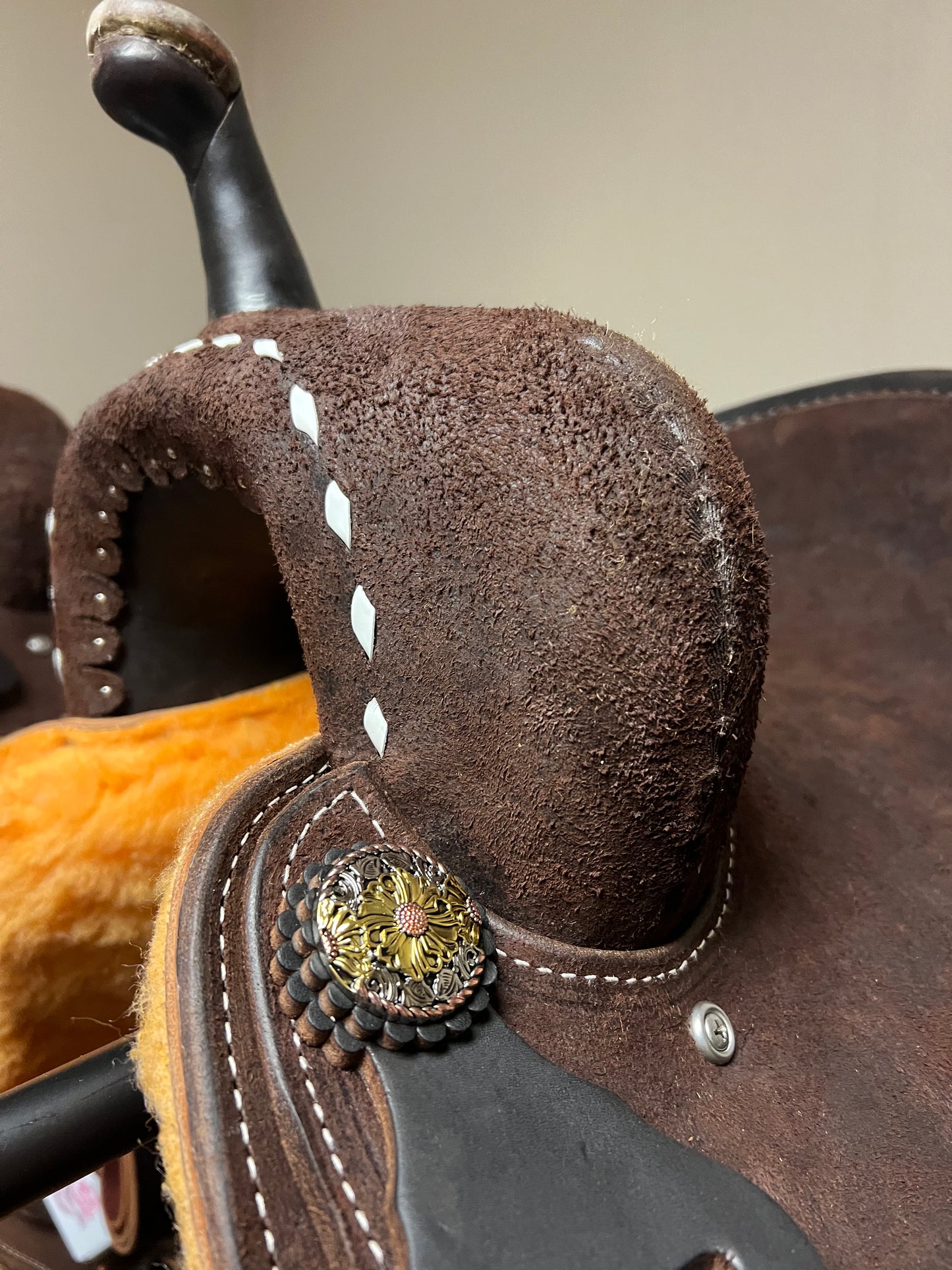 Circle L Saddle Spinal Relief Buckstitch