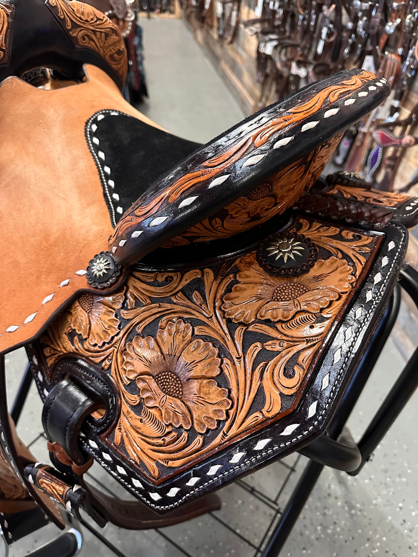 Scoot Thomas 14.5" Barrel Saddle