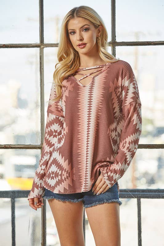 MORGAN AZTEC PRINT CROSS V NECK WAFFLE TOP: Rust
